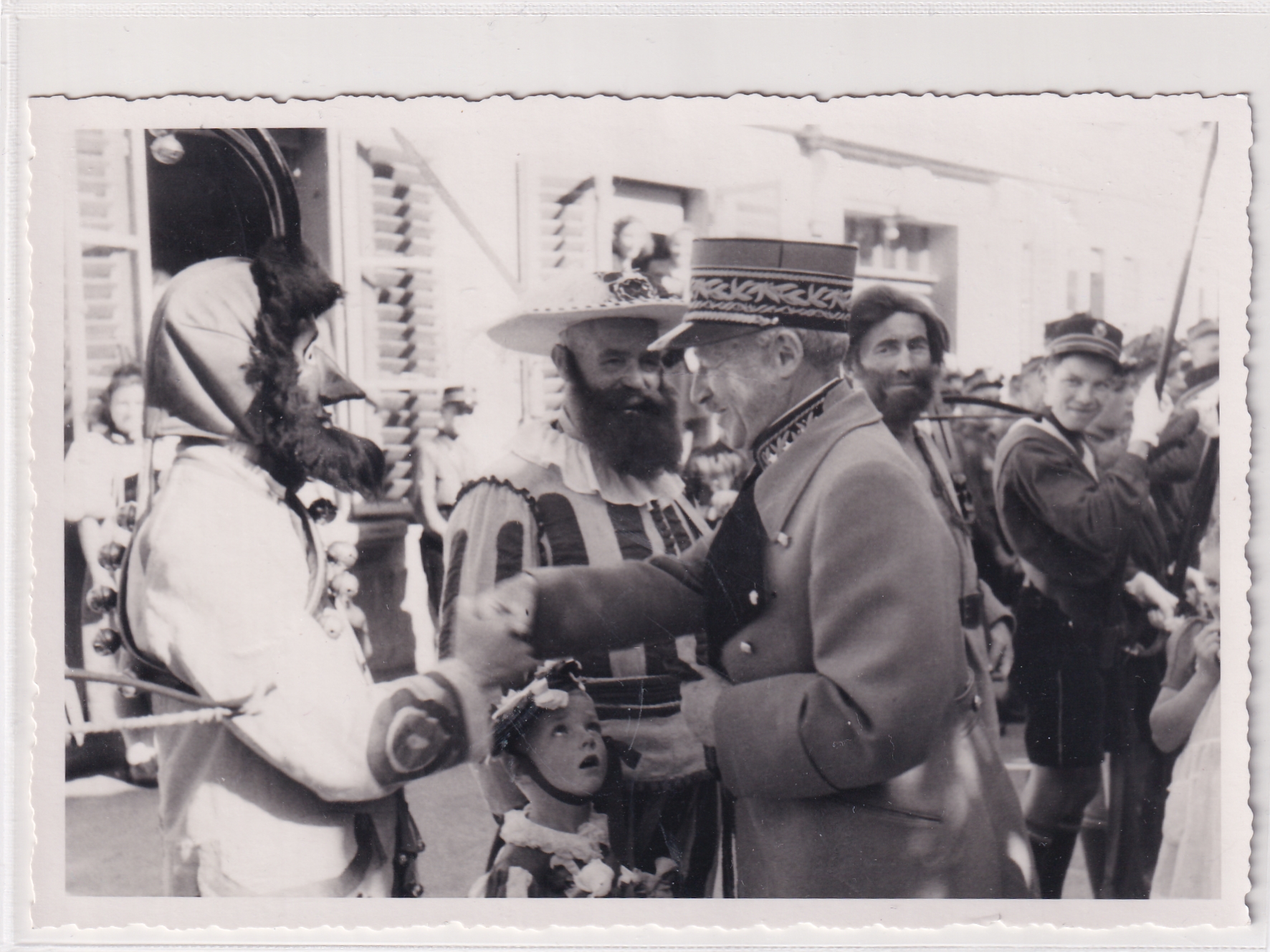General Guisan an der Fasnacht  Fotohaus Meier