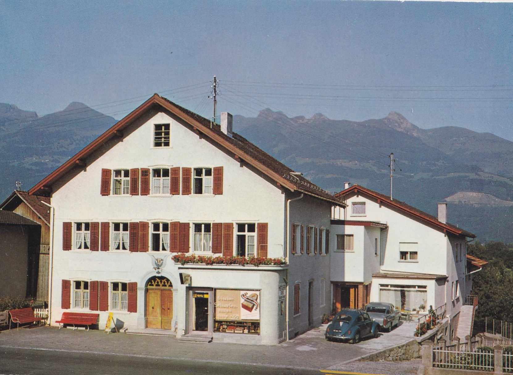 Liechtenstein: Hotel Sax Schaan  mit VW Käfer