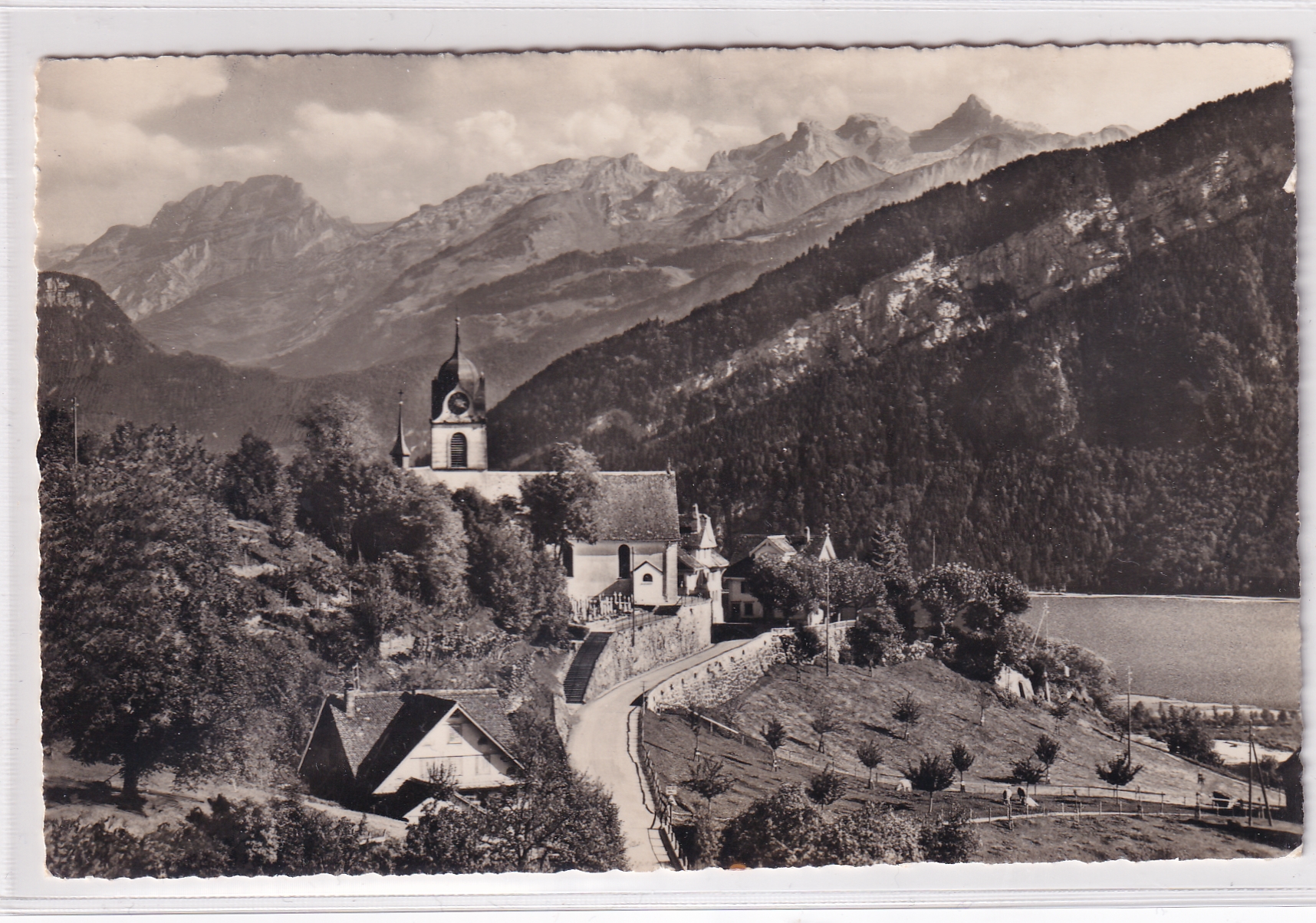 Ansichtskarte von 1952 Steinerberg mit Kirche gelaufen
